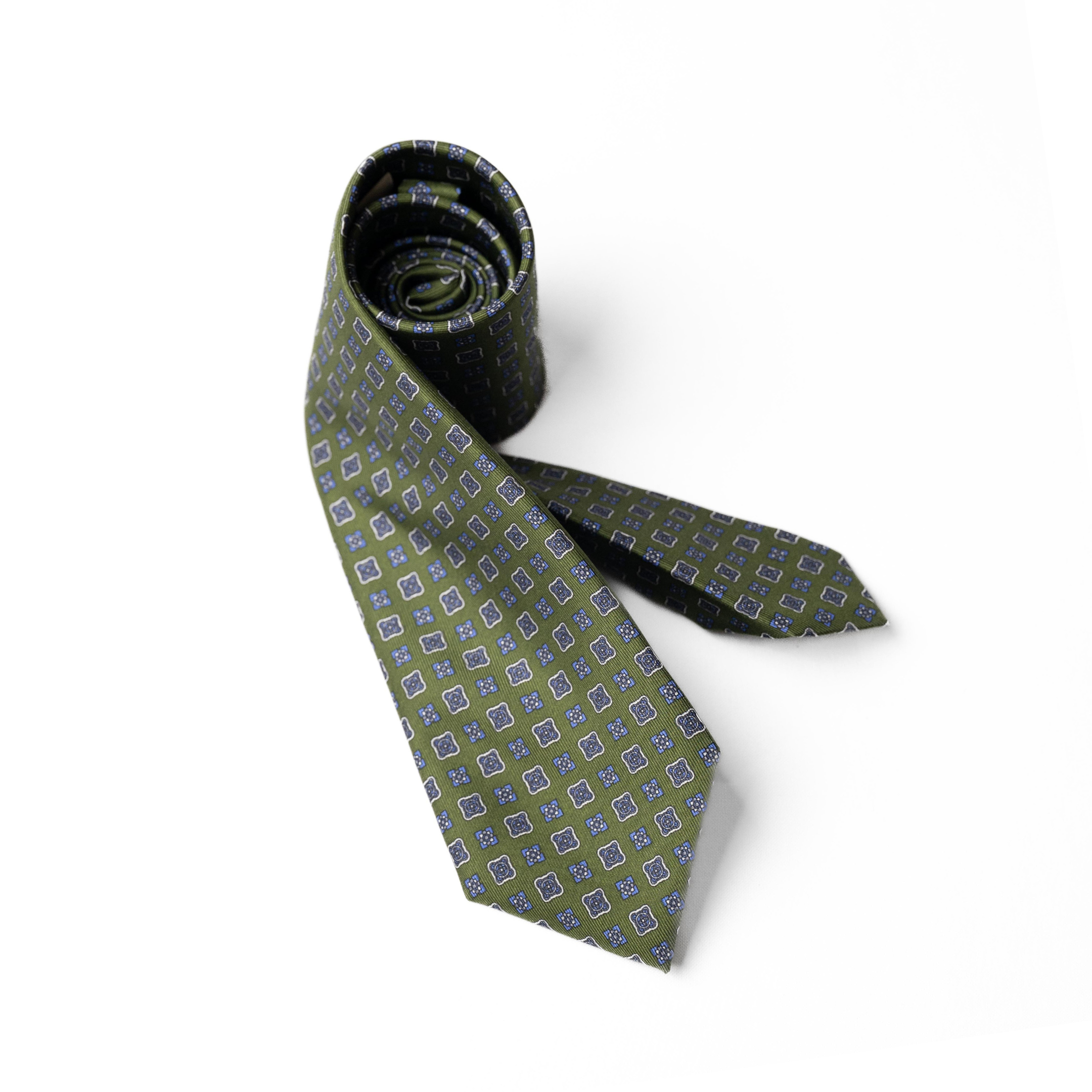 Handprinted Flower Tie in Green
