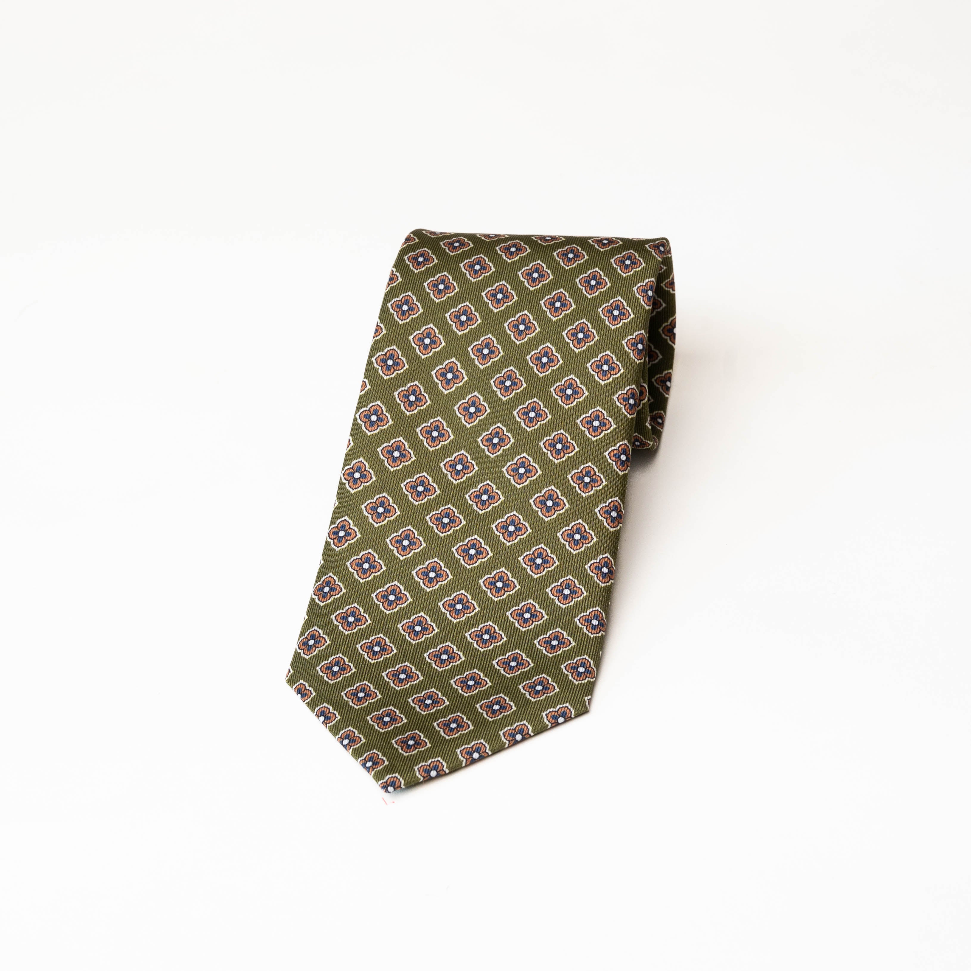 Medallion Print Tie in Olive