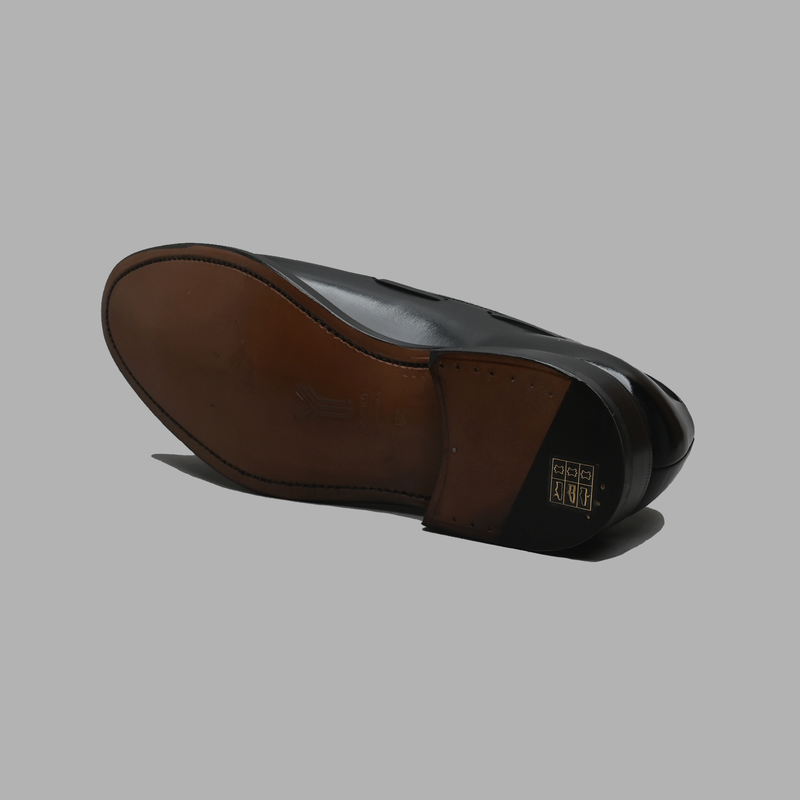 Tassel Loafer in Black Calf Leather